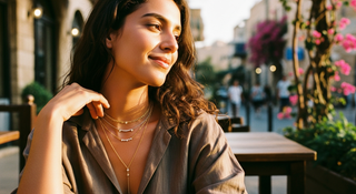 אומנות הערימה: 3 חוקי זהב לשכבות שרשראות שלא יסתבכו