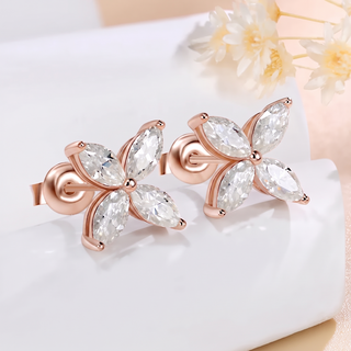 עגילי פרח Sylva Rose מואסנייט | Tommy Berry