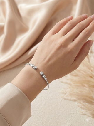 צמיד Bari Silver מואסנייט על פרק יד | Tommy Berry